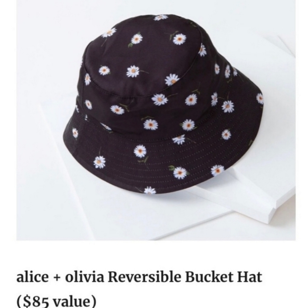 ⭐️40% Off⭐️ Alice + Olivia Daisy Reversible Bucket Hat - Picture 8 of 9
